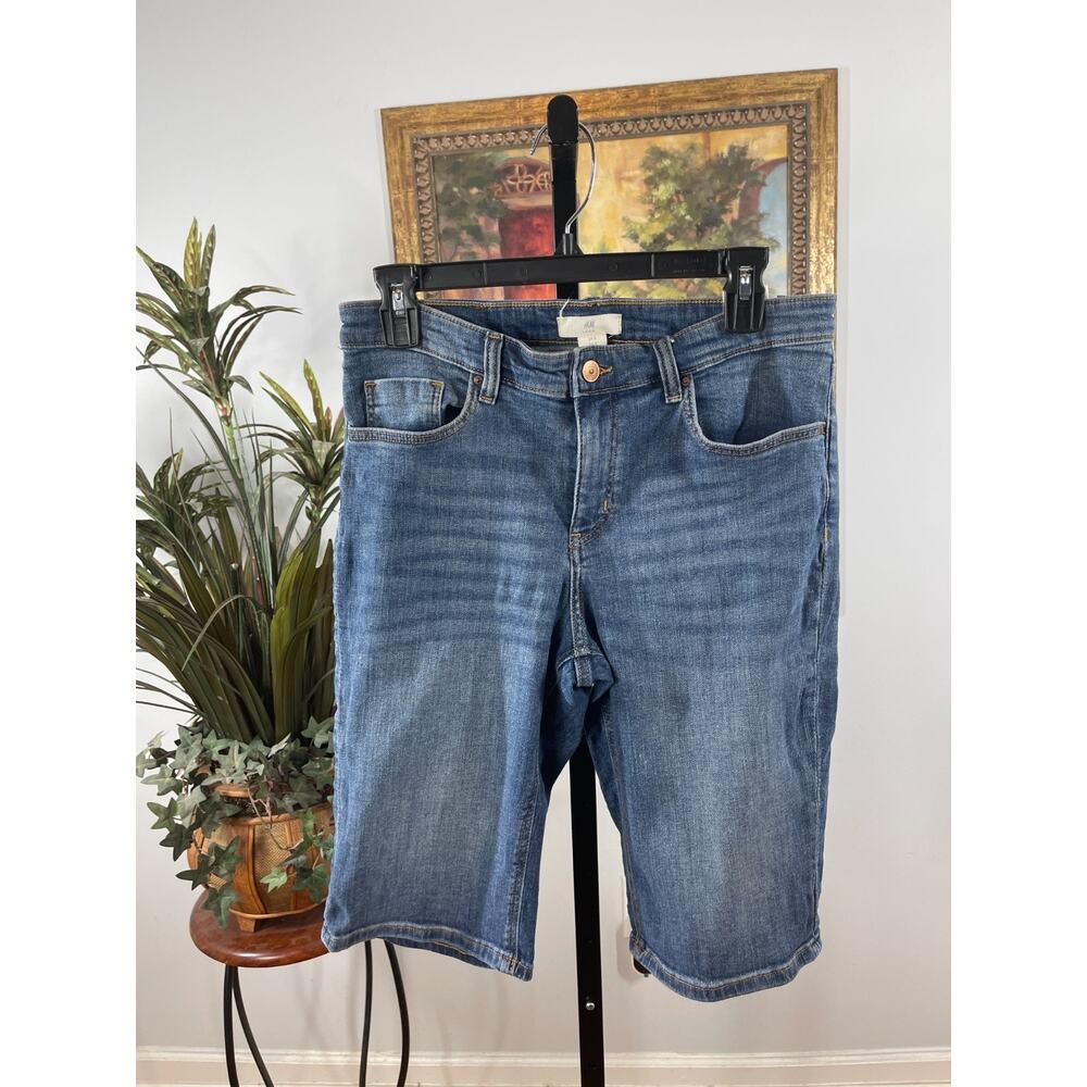 H&M Denim Shorts Women's Size 8 Blue Classic Casual Minimalist Bermuda Preppy